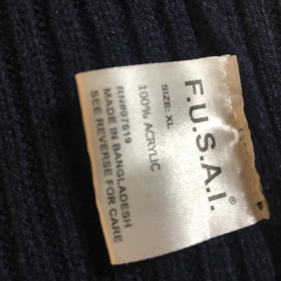 FUSAI Men’s Zipper sweater - Picture 5 of 5